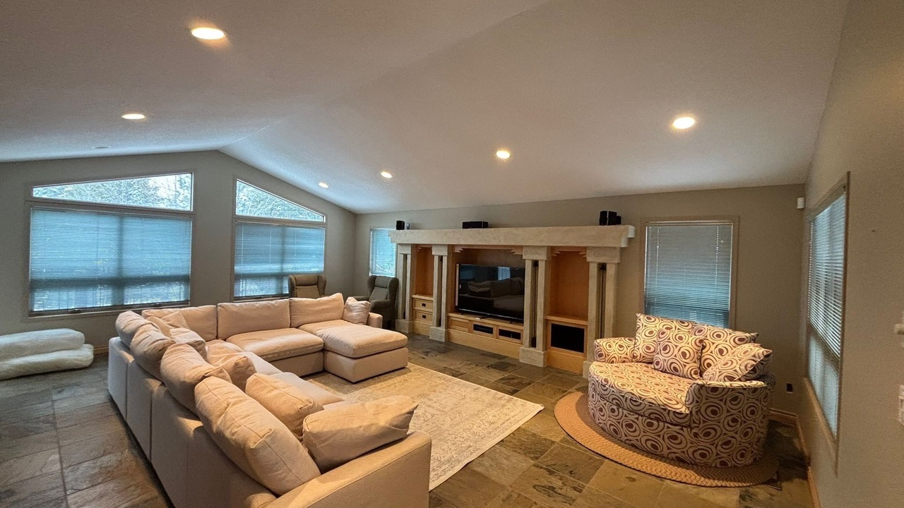 Photo of Livingroom in East Kootenay