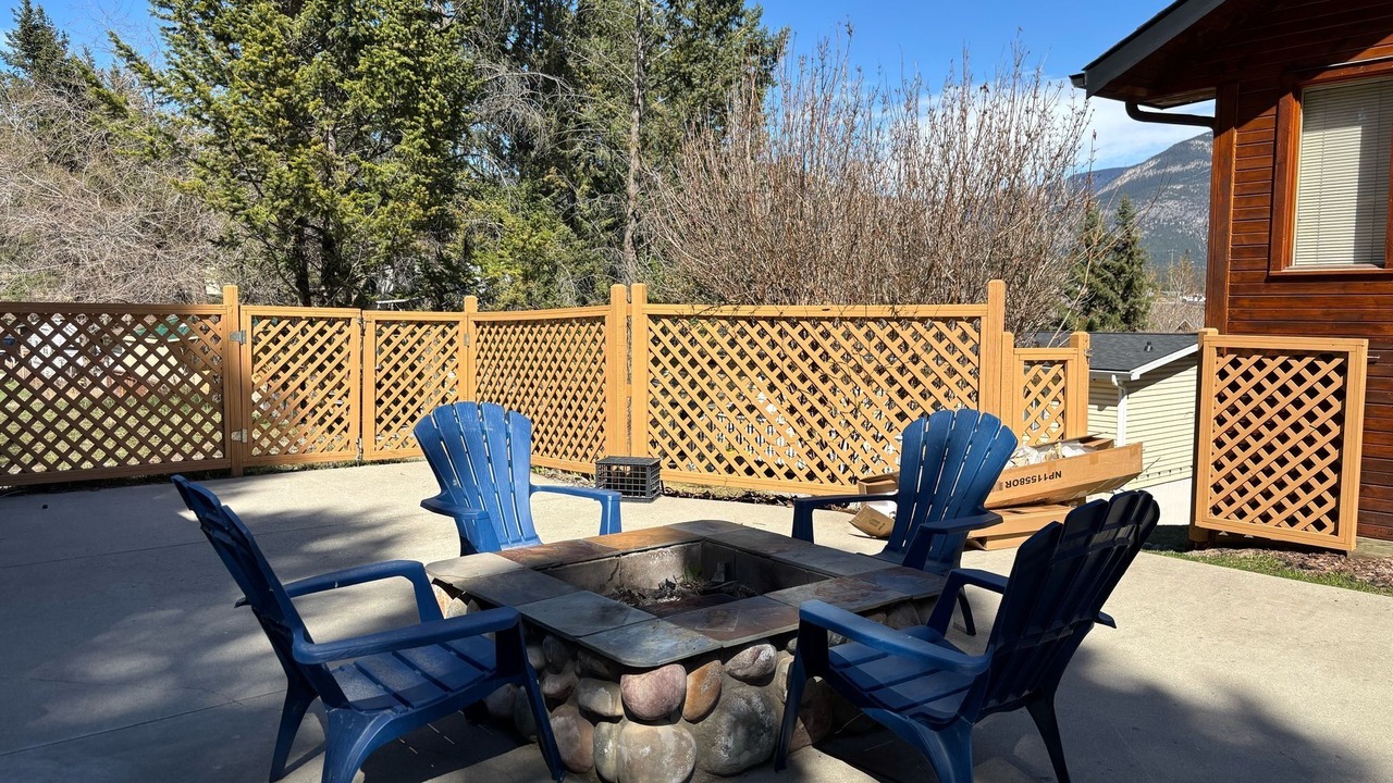 Photo of Patio Balcony in East Kootenay