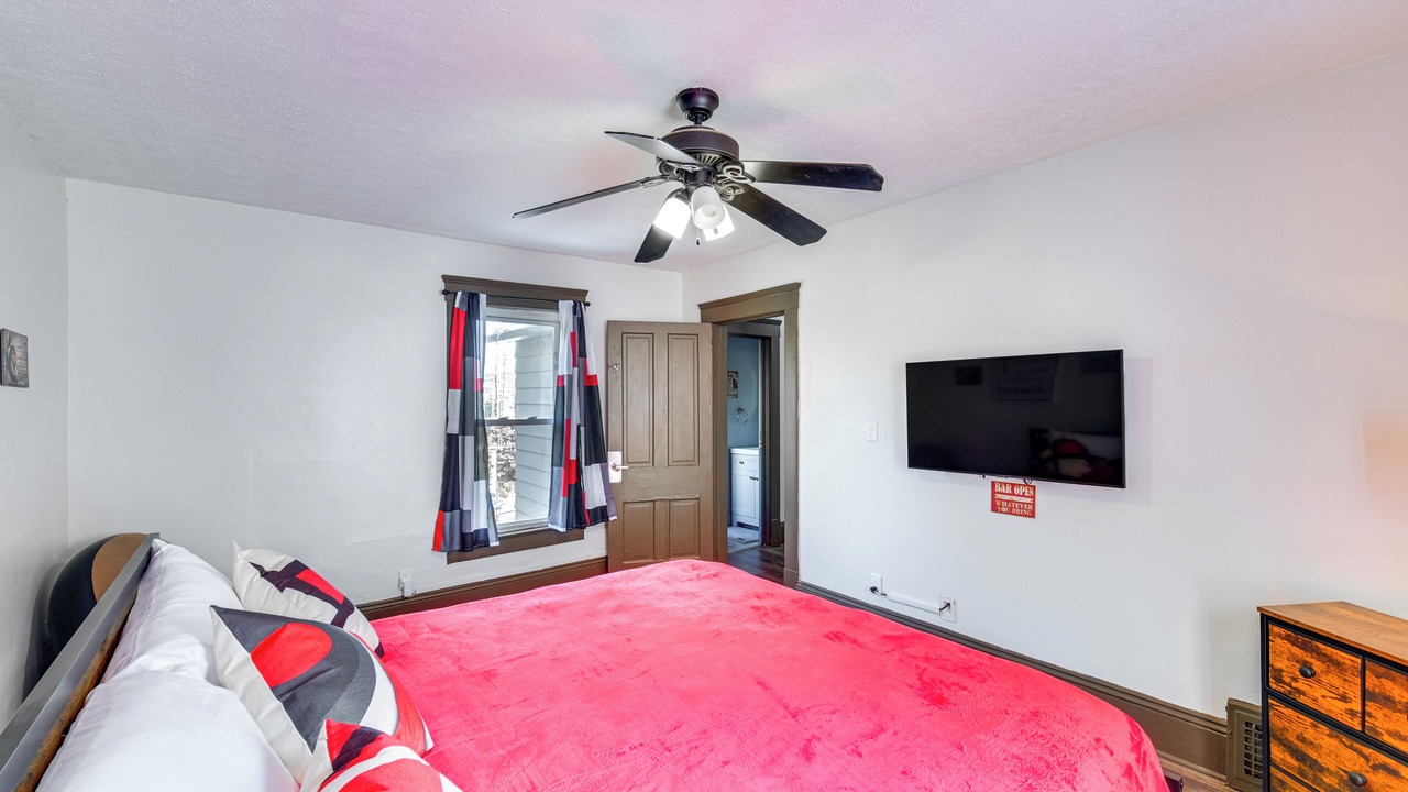 Photo of Bedroom in South Broadway