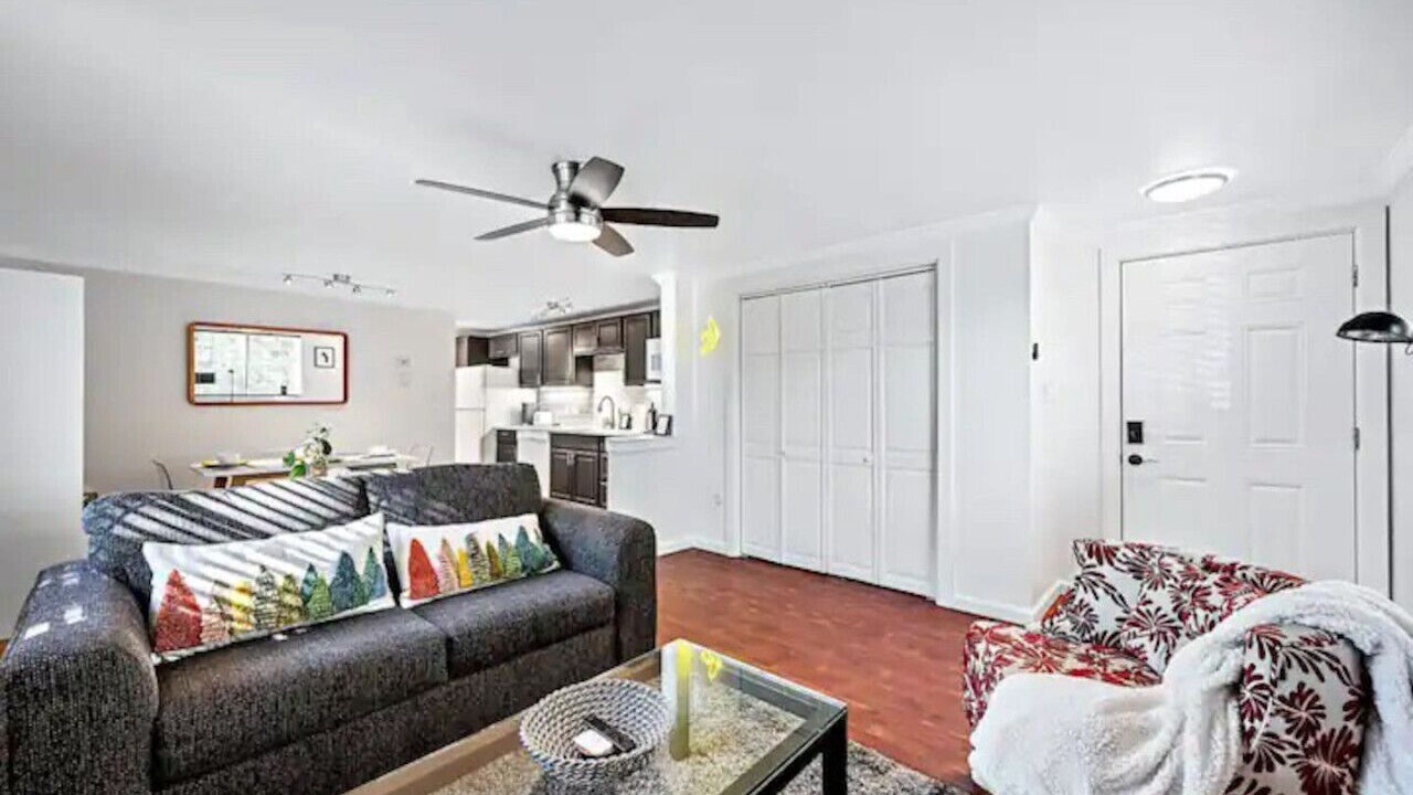 Photo of Livingroom in Englewood