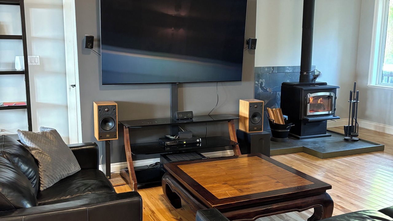 Photo of Livingroom in Juan de Fuca Electoral Area