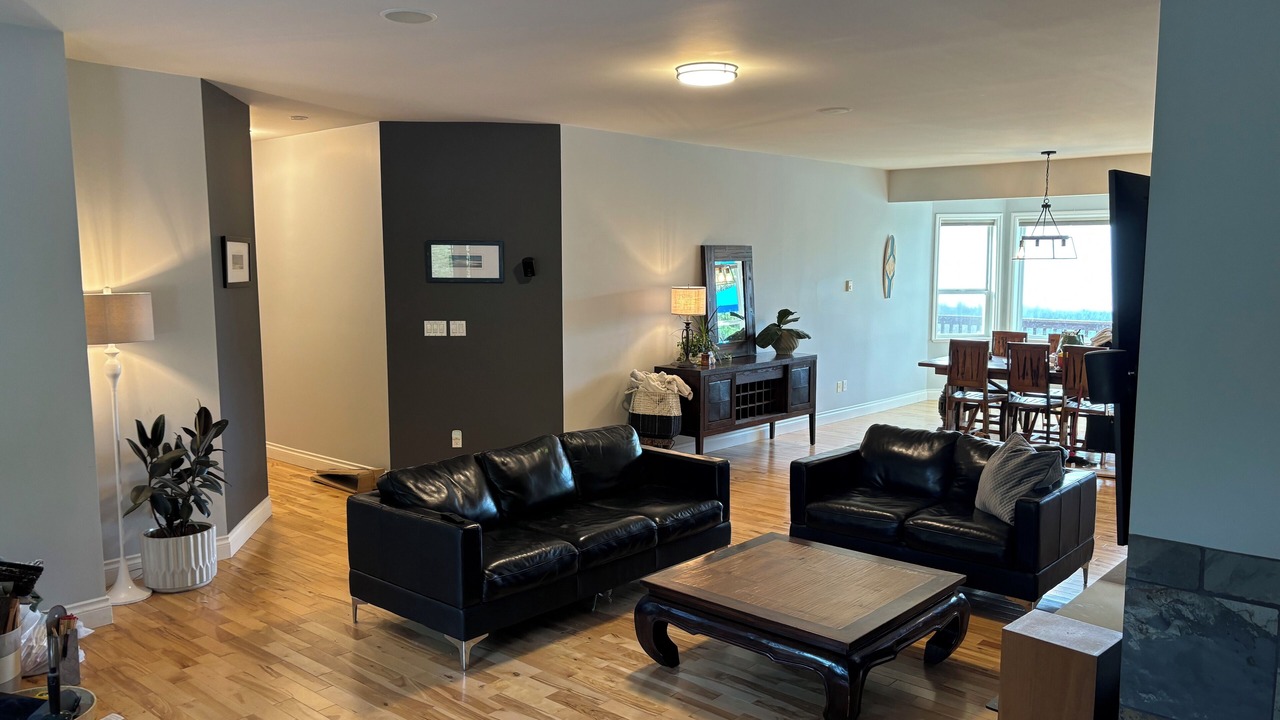 Photo of Livingroom in Juan de Fuca Electoral Area