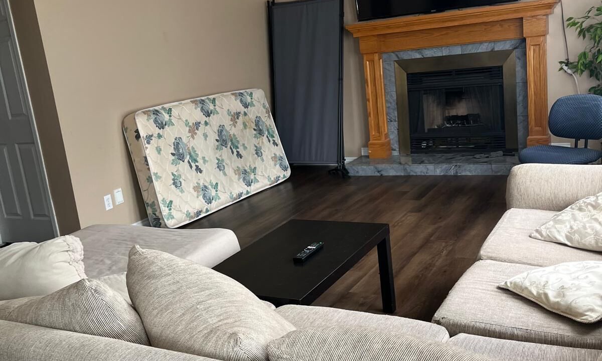 Photo of Livingroom in Southeast Edmonton