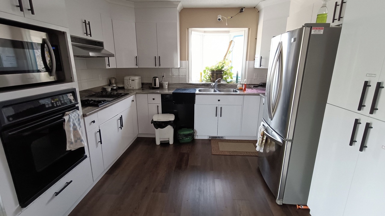 Photo of Kitchen in Southeast Edmonton