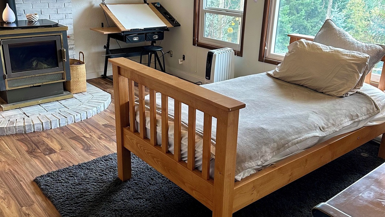 Photo of Bedroom in Colwood