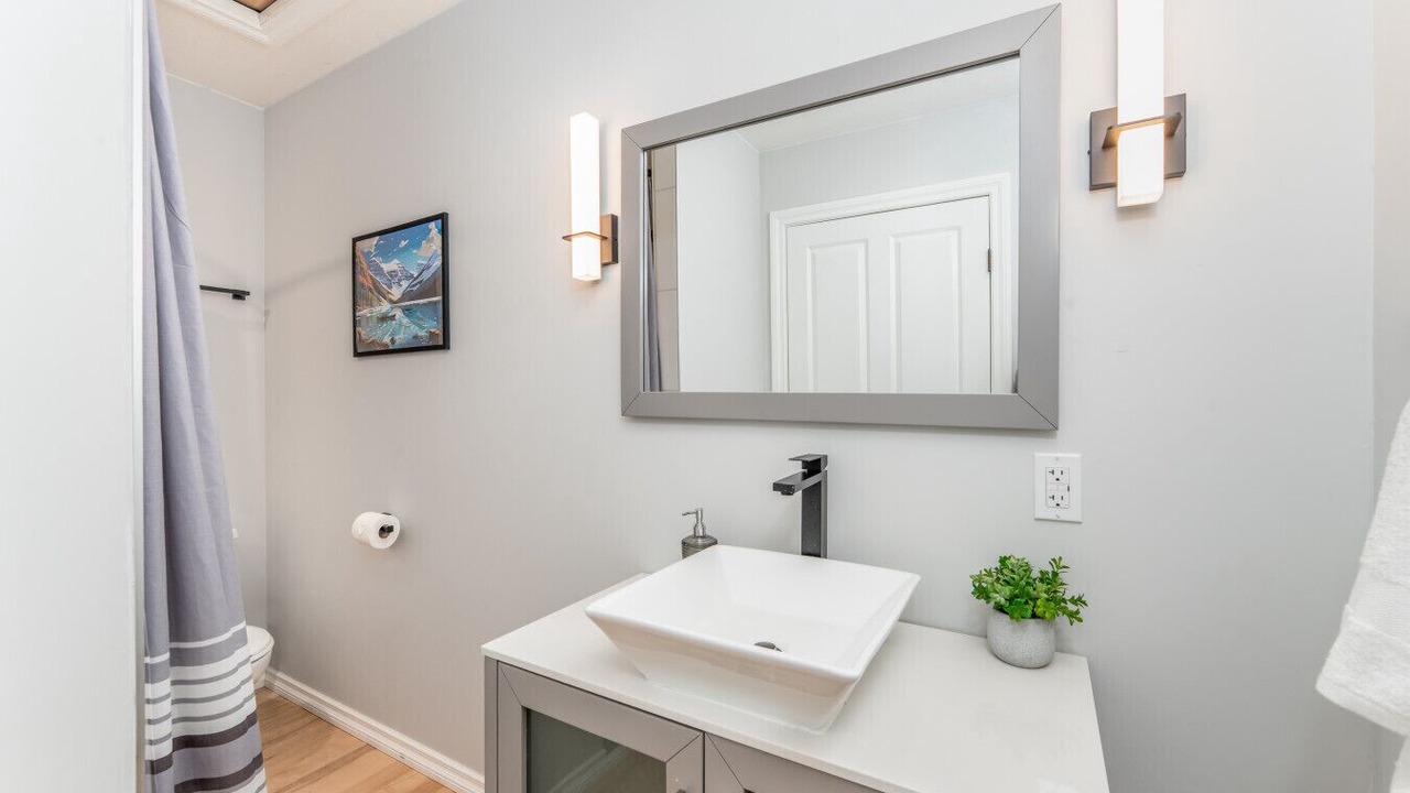 Photo of Bathroom in Division No. 14