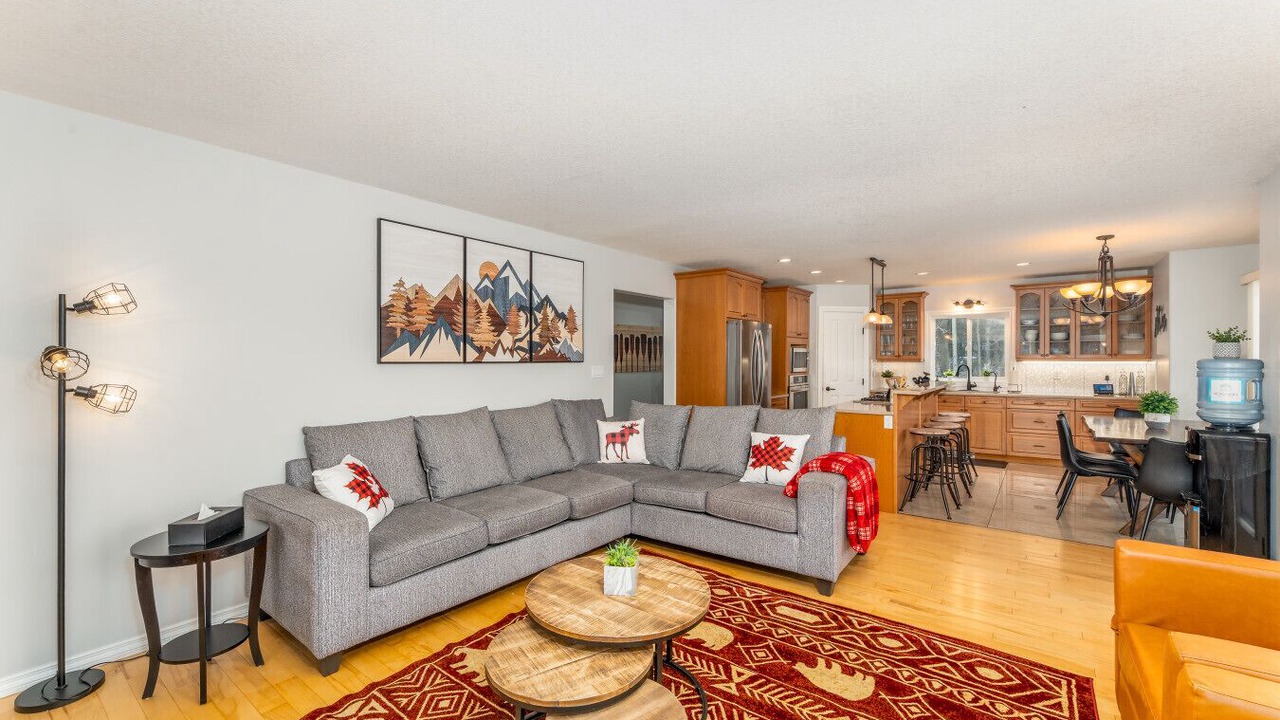 Photo of Livingroom in Division No. 14