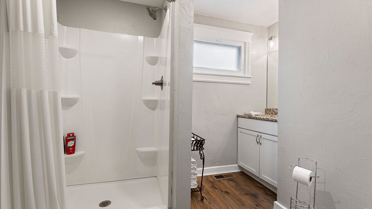Photo of Bathroom in Deadwood
