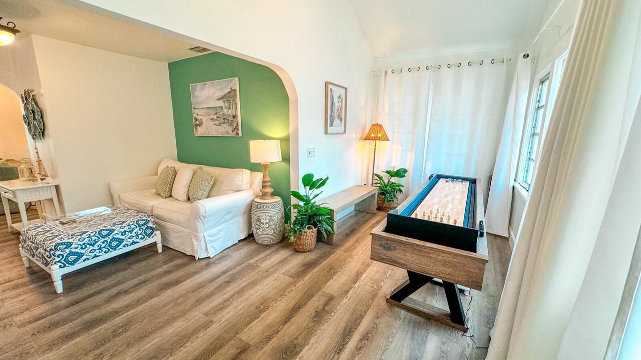 Photo of Livingroom in South Palm Park Neighborhood Association
