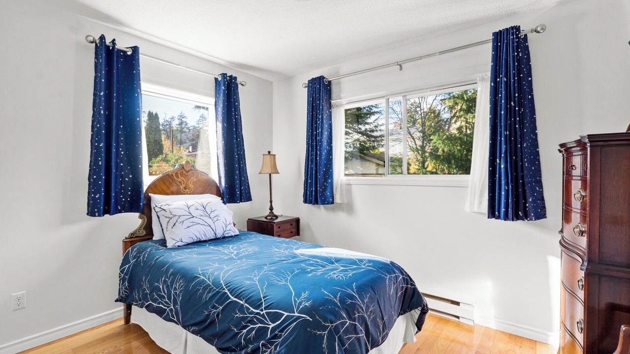 Photo of Bedroom in Esquimalt