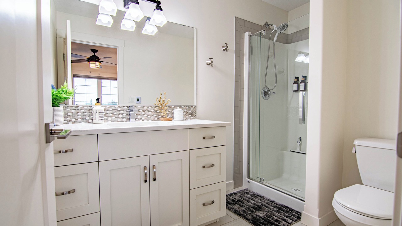 Photo of Bathroom in Sylvan Lake