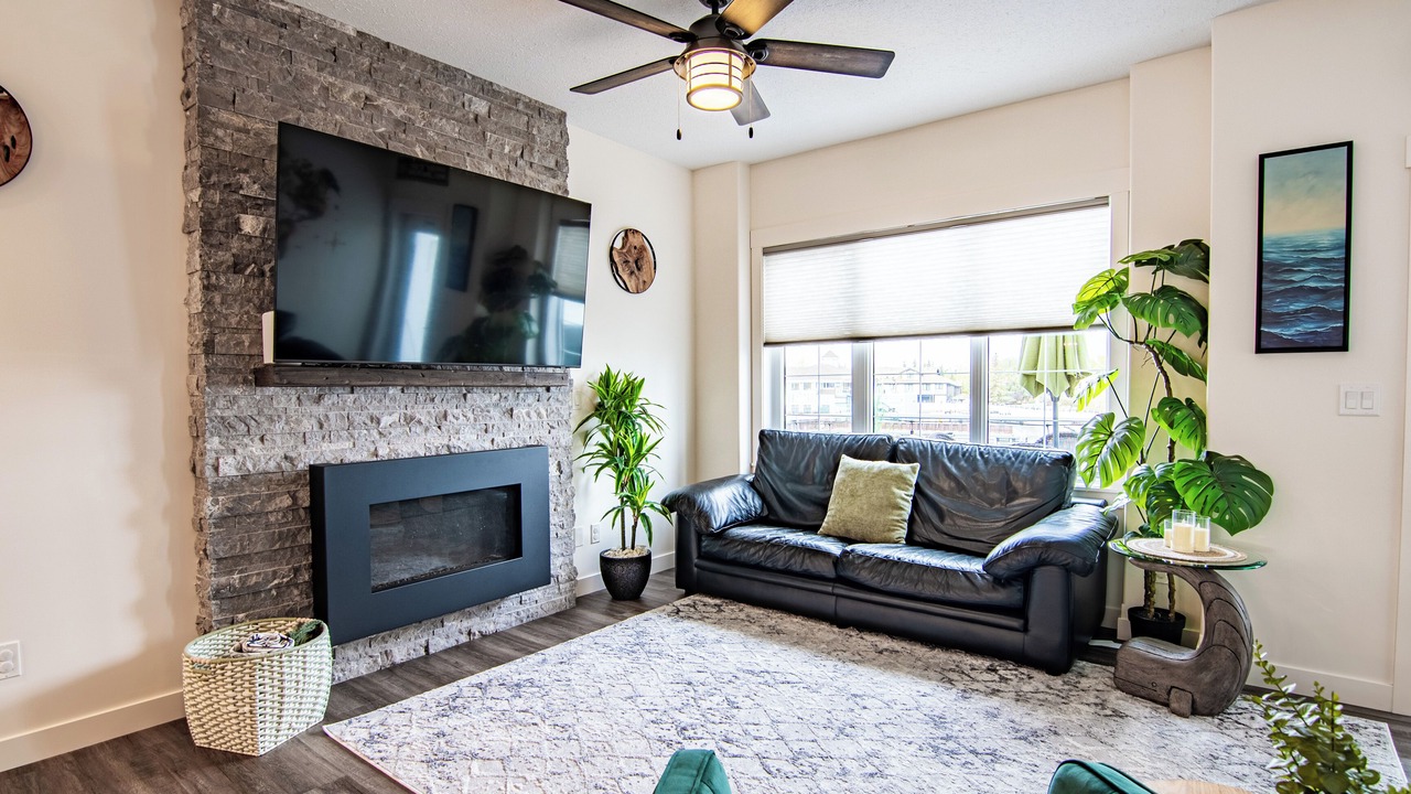 Photo of Livingroom in Sylvan Lake