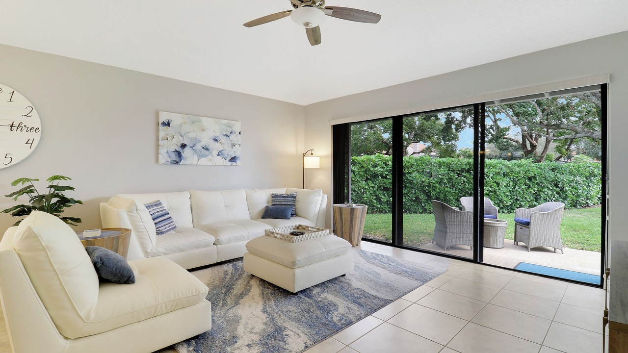 Photo of Livingroom in Palm Beach Gardens