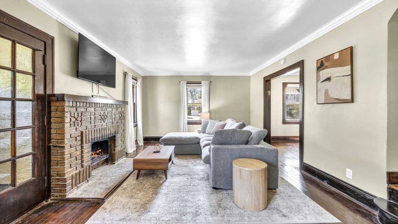 Photo of Livingroom in Cleveland Heights