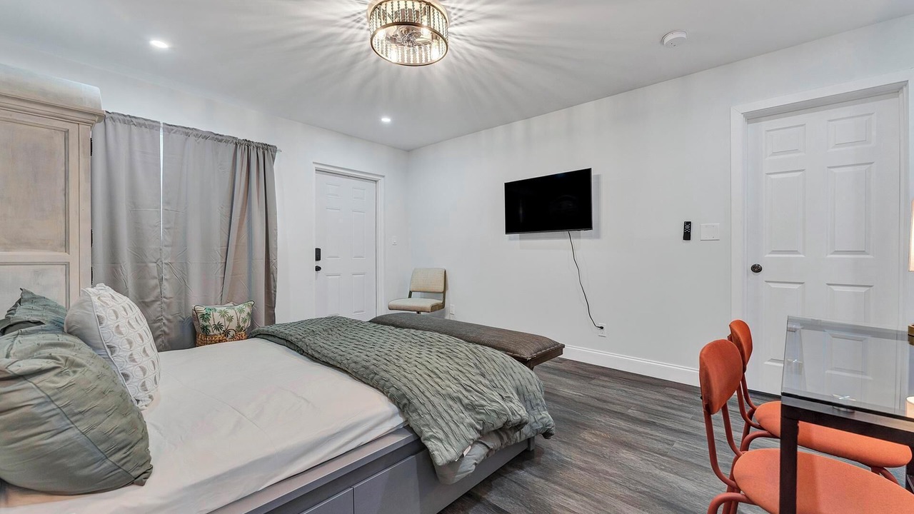 Photo of Bedroom in Garden Isles