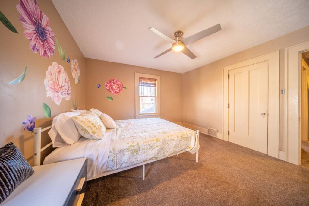 Photo of Bedroom in Highland Square
