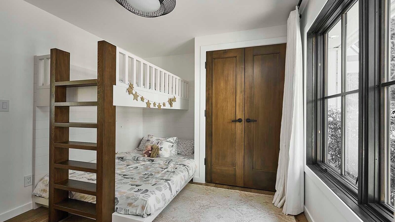 Photo of Bedroom in Shawnigan Lake