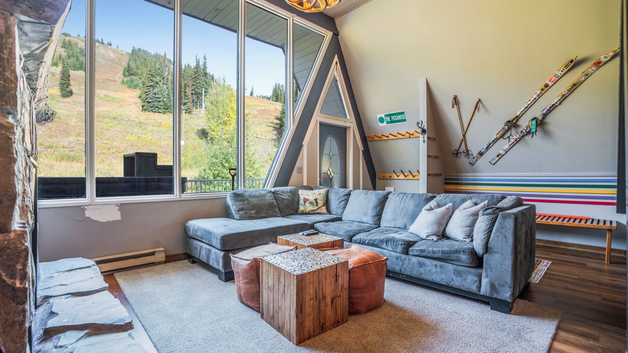 Photo of Livingroom in Silver Star Mountain