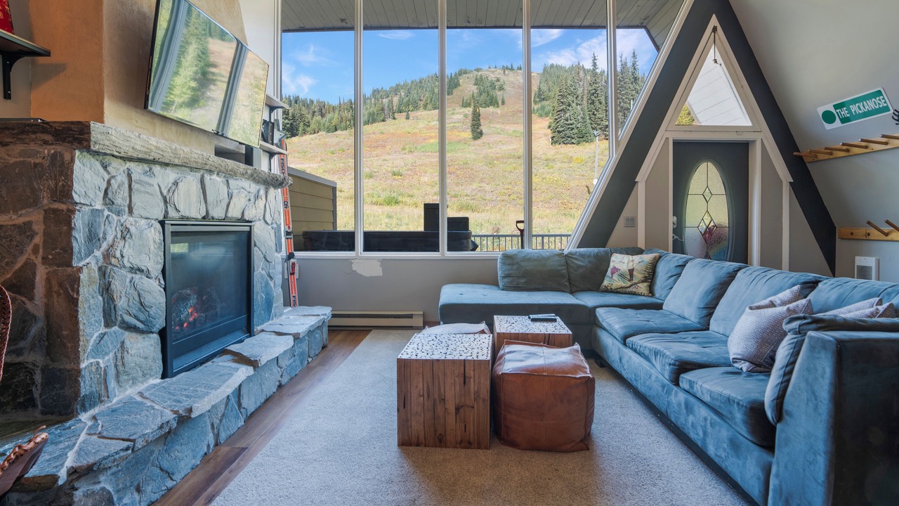 Photo of Livingroom in Silver Star Mountain