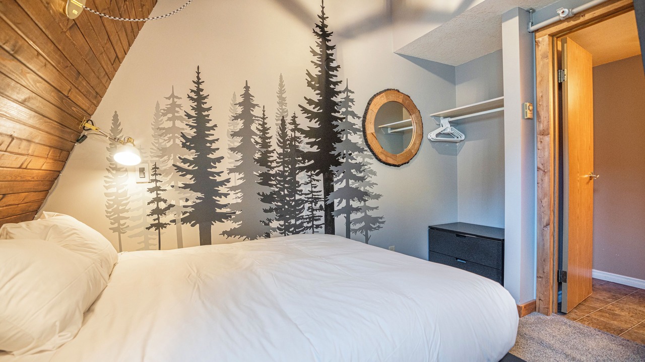 Photo of Bedroom in Silver Star Mountain