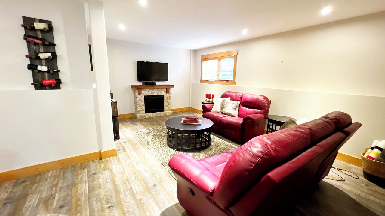 Photo of Livingroom in East Kootenay