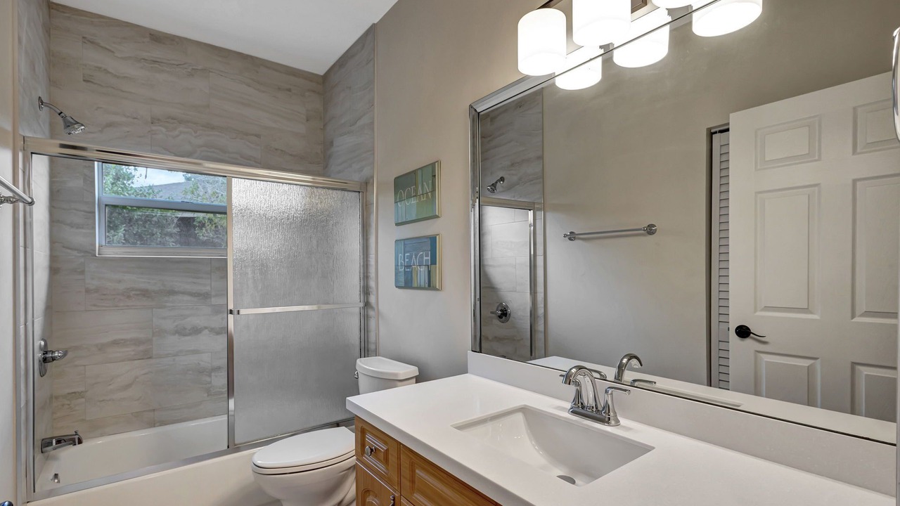 Photo of Bathroom in Greenview Shores