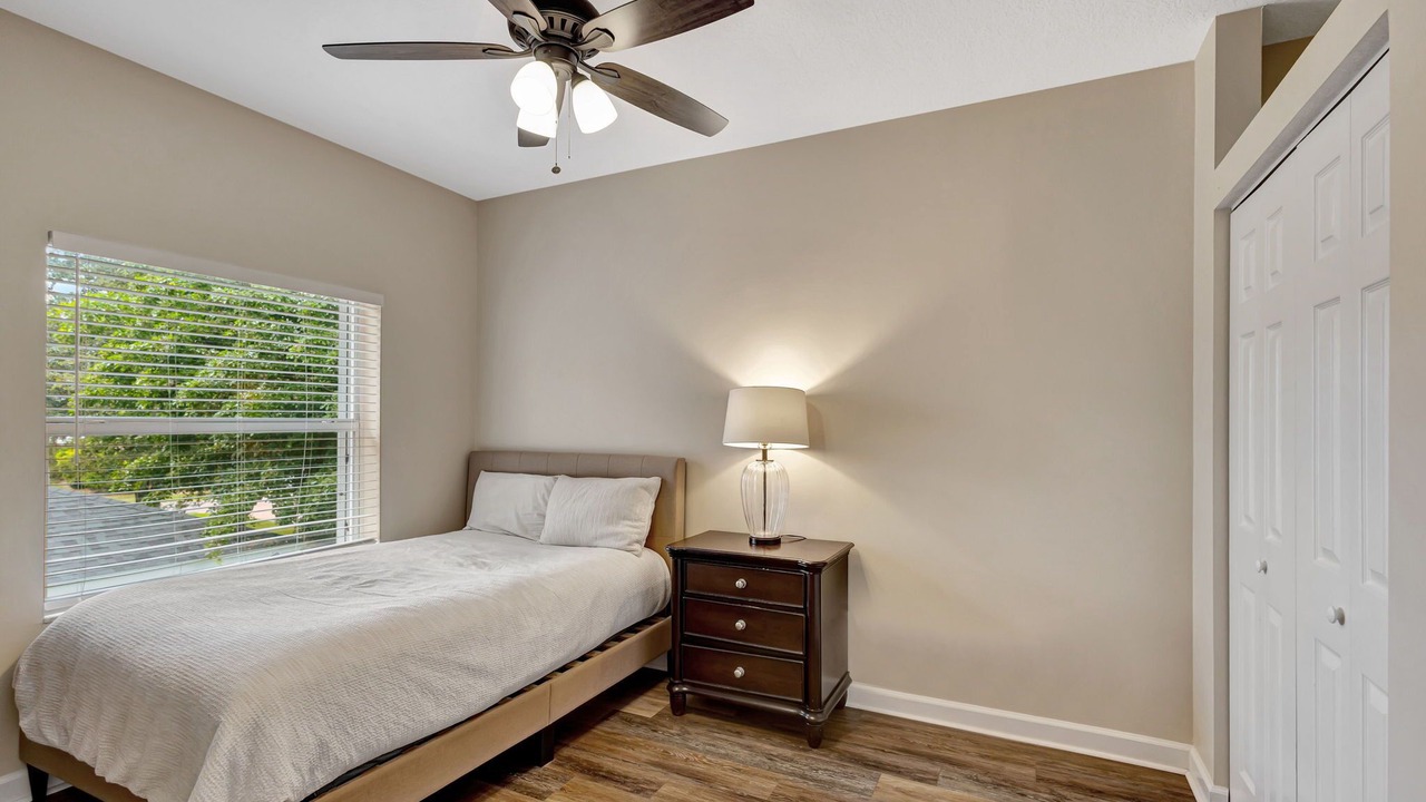 Photo of Bedroom in Greenview Shores