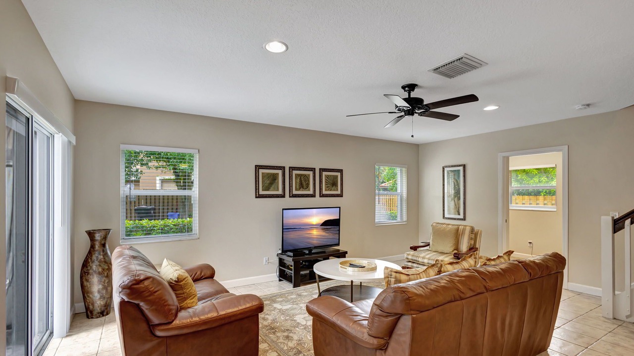 Photo of Livingroom in Greenview Shores