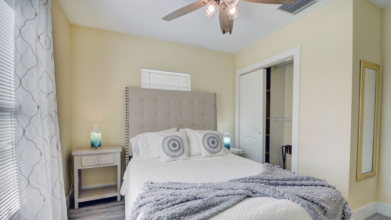 Photo of Bedroom in Lake Worth