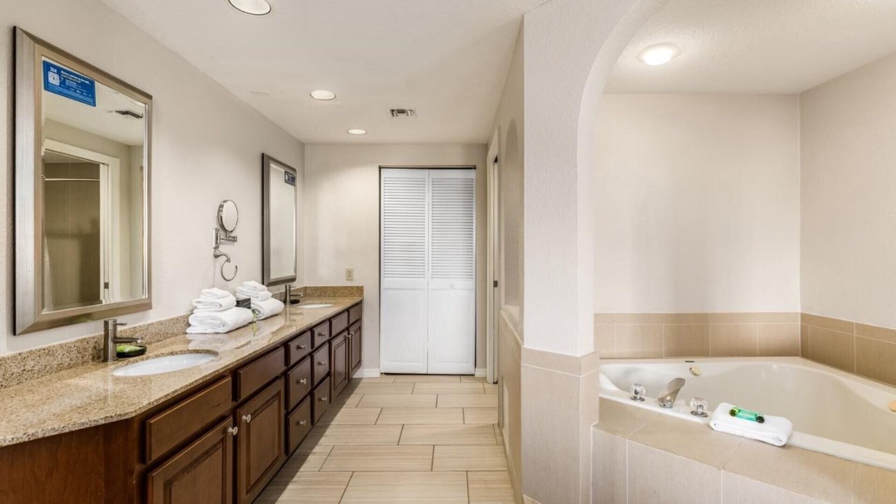 Photo of Bathroom in Harbor Village