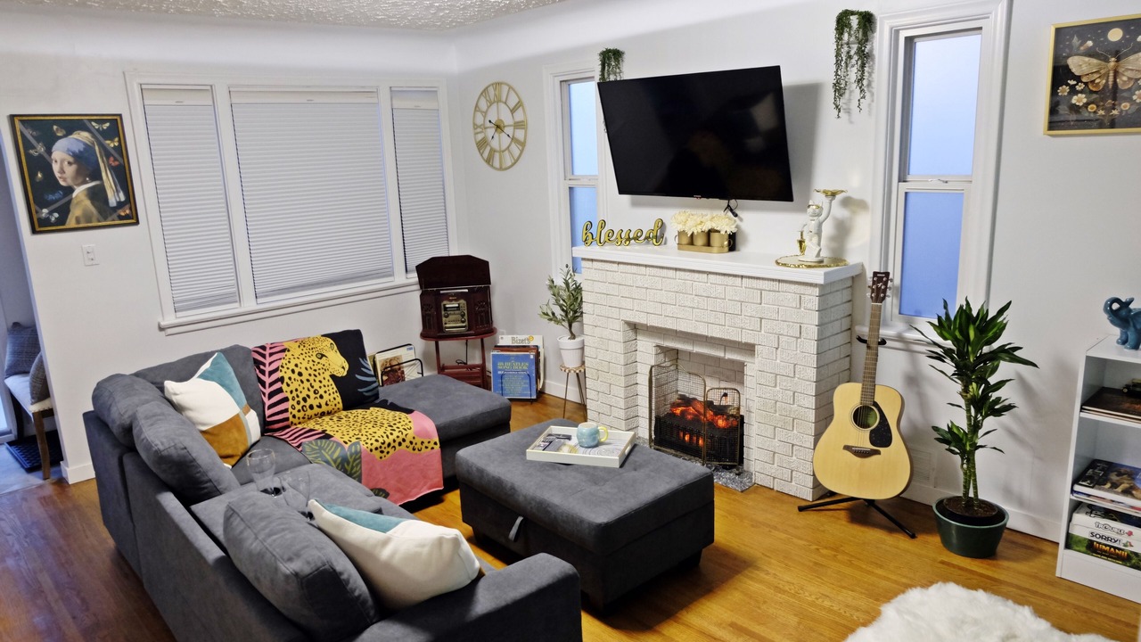 Photo of Livingroom in Southwest Edmonton