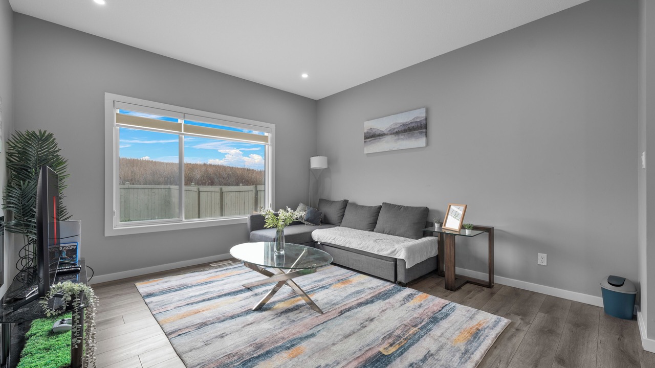 Photo of Livingroom in Southeast Edmonton