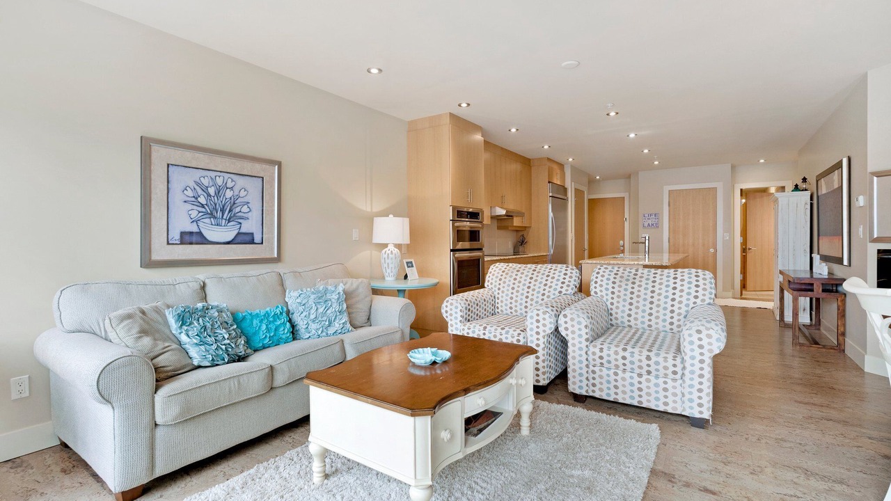 Photo of Livingroom in Sicamous