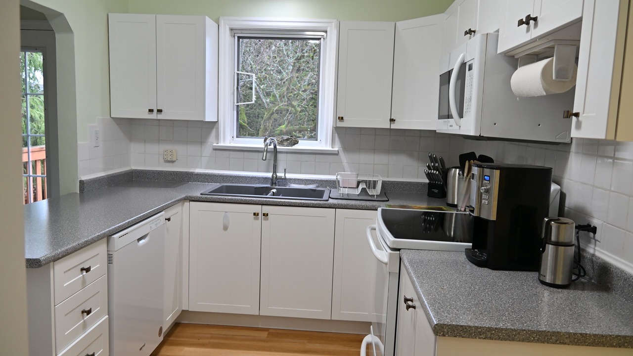 Photo of Kitchen in View Royal