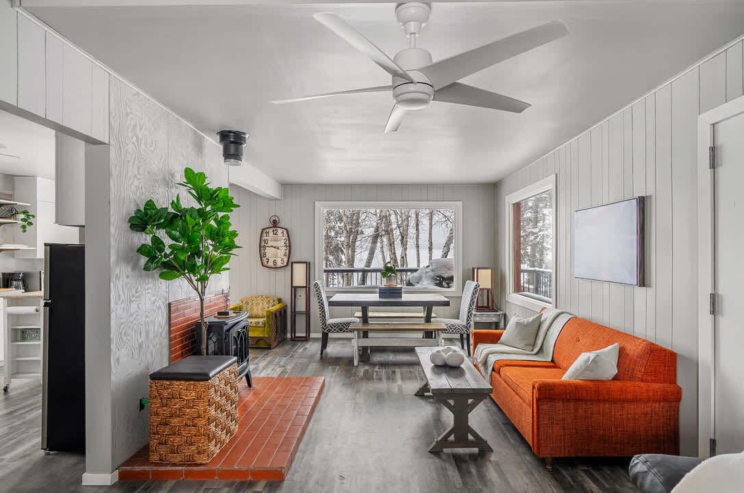 Photo of Livingroom in Central Alberta