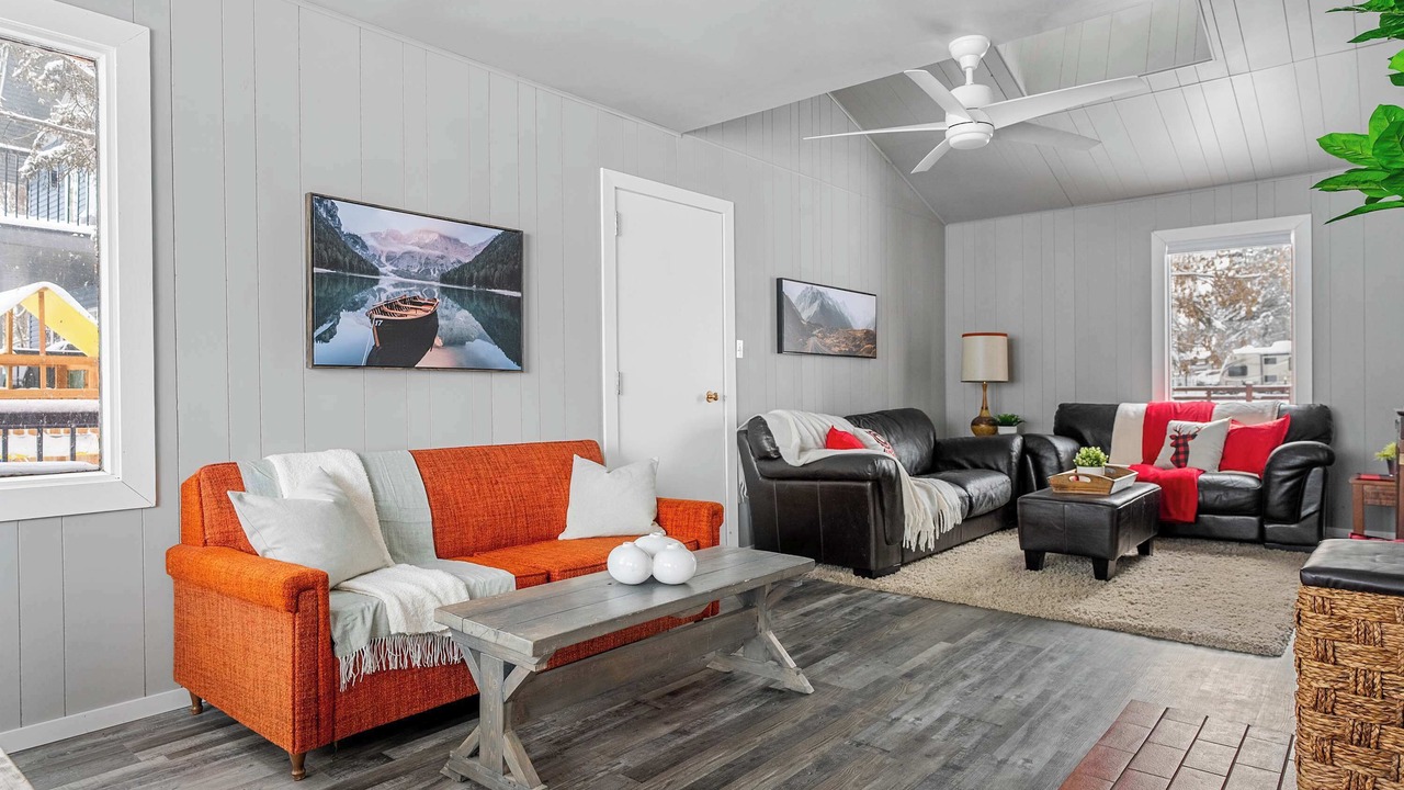 Photo of Livingroom in Central Alberta