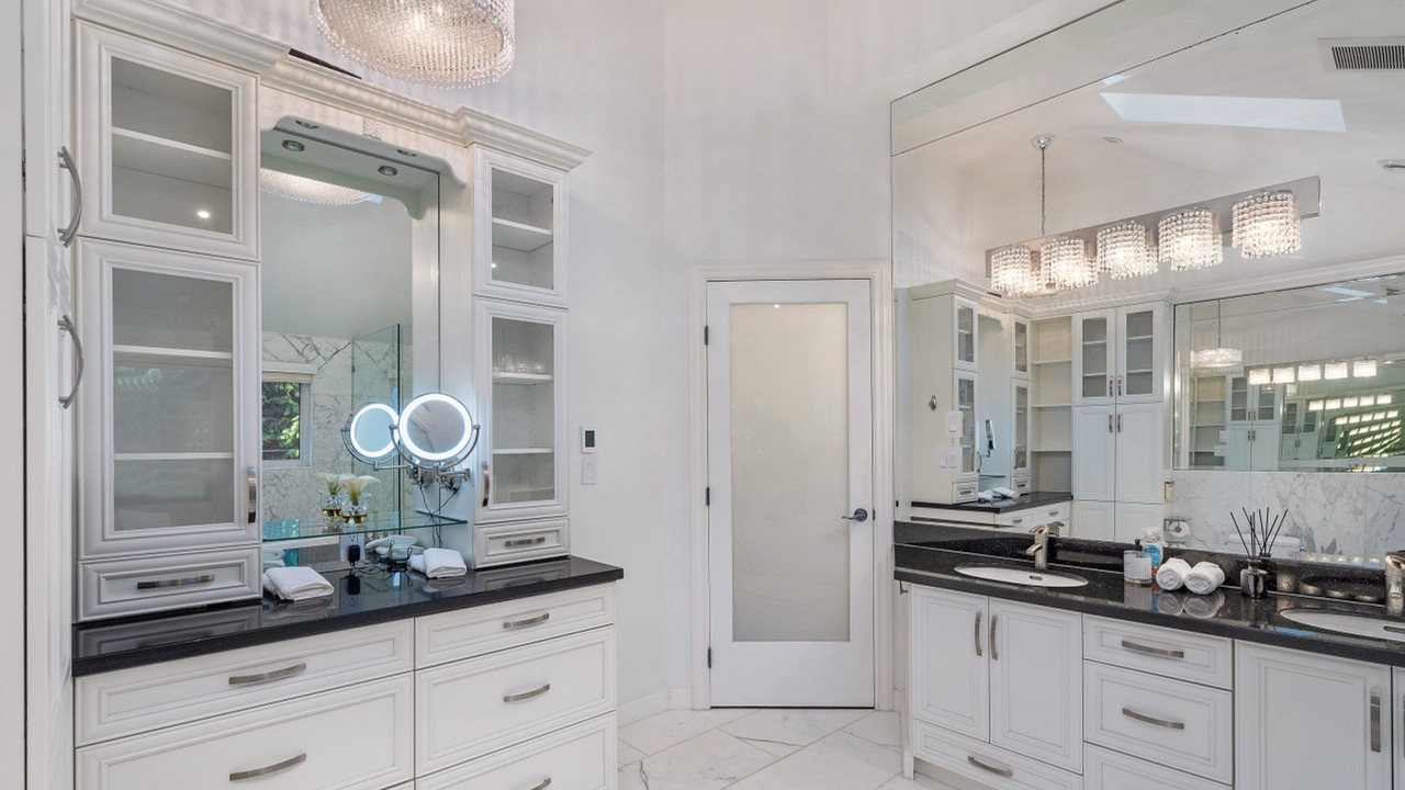 Photo of Bathroom in West Vancouver