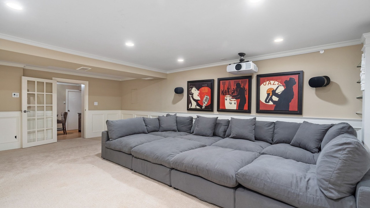 Photo of Livingroom in West Vancouver