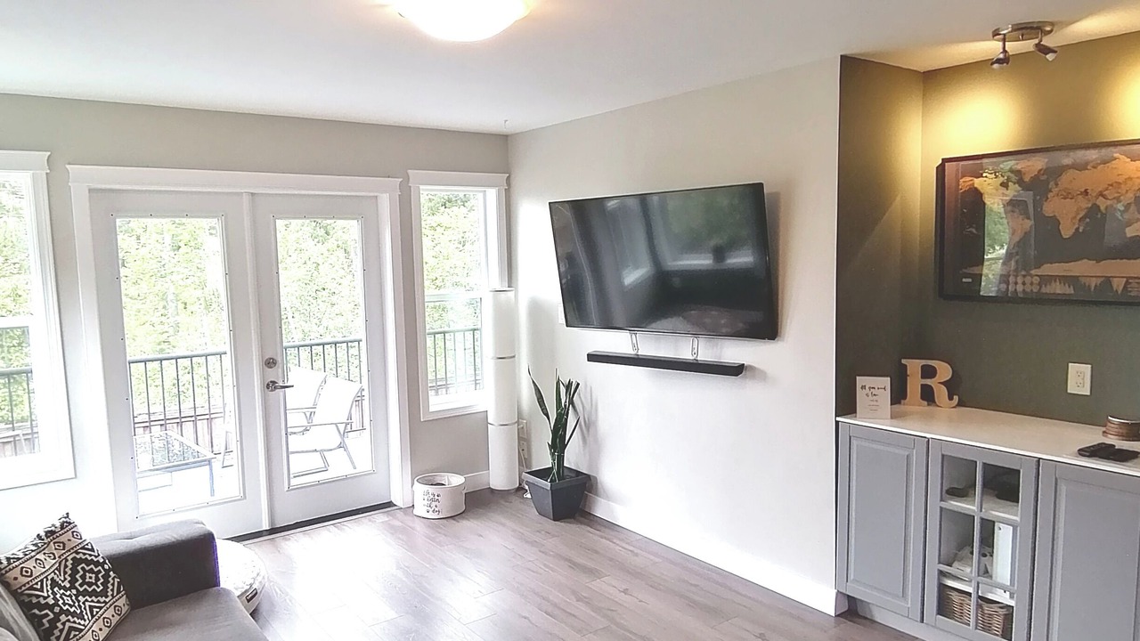 Photo of Livingroom in Shawnigan Lake