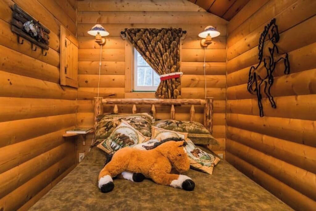 Photo of Bedroom in Winfield