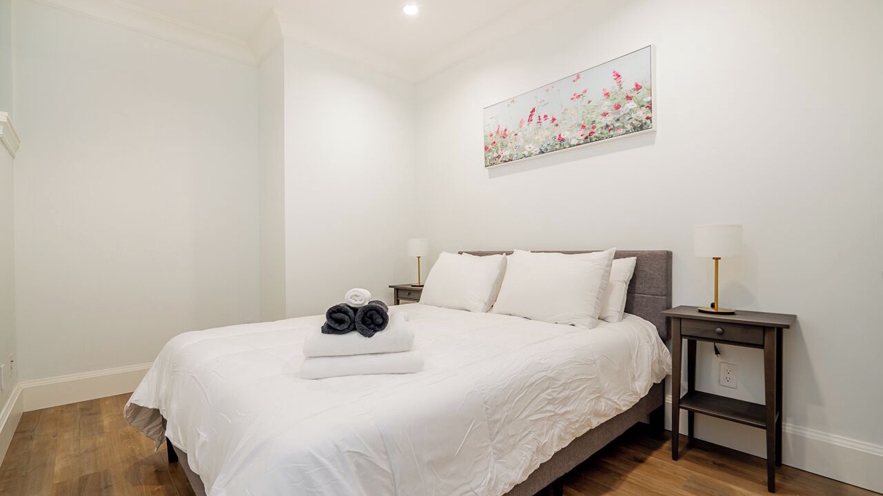 Photo of Bedroom in Dundarave