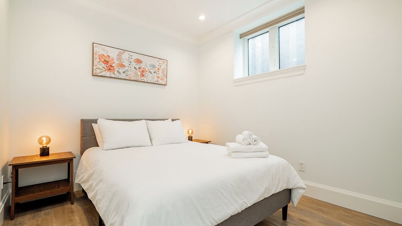 Photo of Bedroom in Dundarave