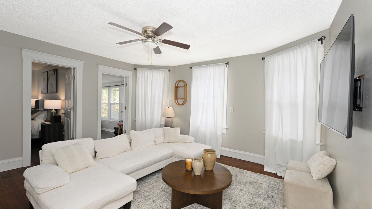 Photo of Livingroom in Tremont