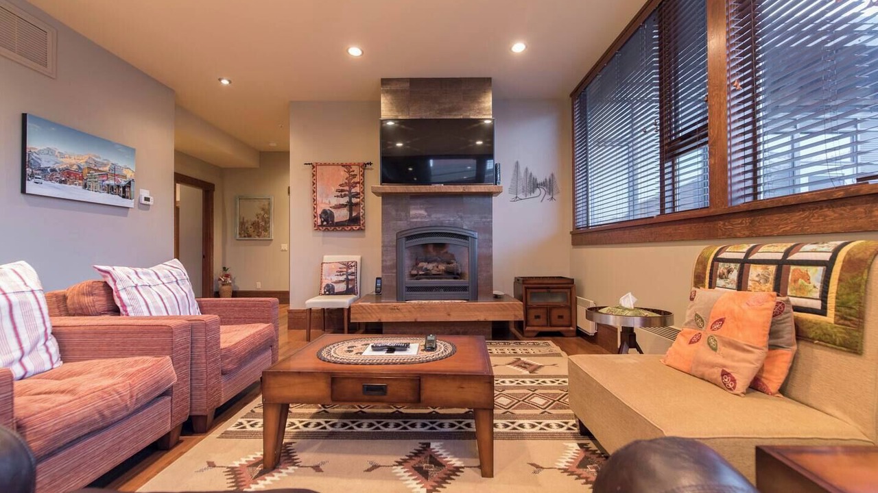 Photo of Livingroom in East Kootenay