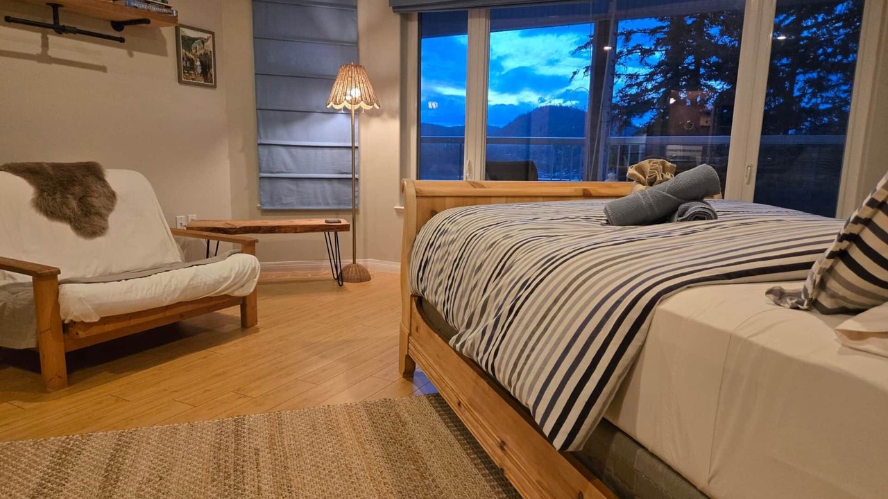 Photo of Bedroom in Madeira Park