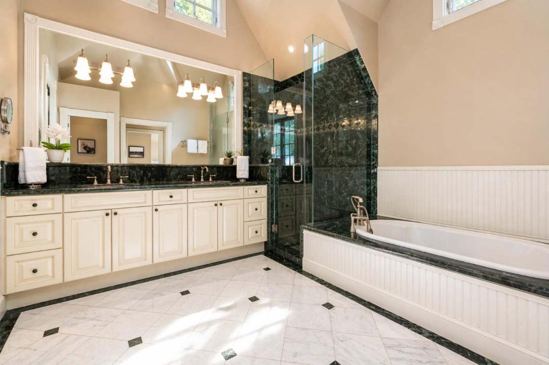 Photo of Bathroom in Aspen