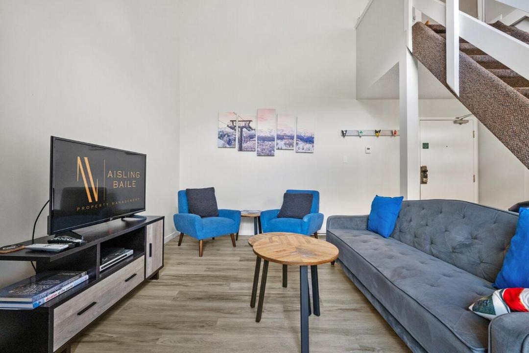Photo of Livingroom in East Kootenay