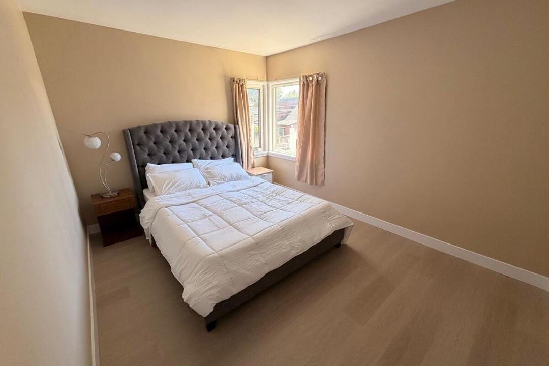 Photo of Bedroom in Renfrew-Collingwood
