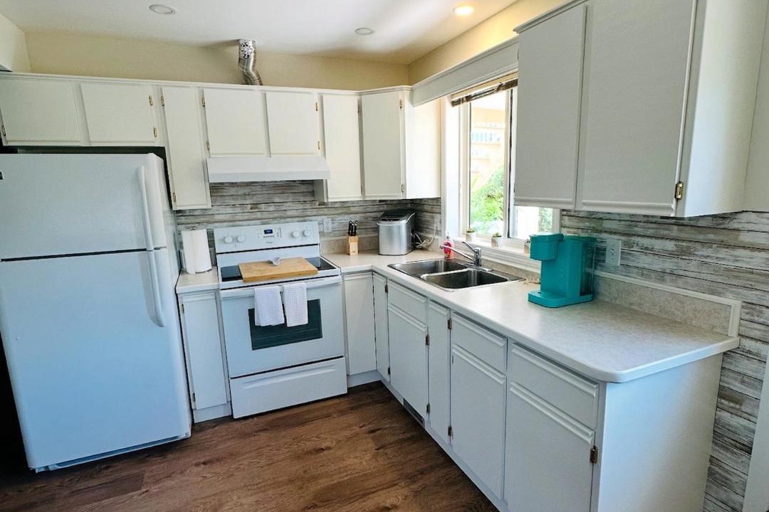 Photo of Kitchen in Okanagan-Similkameen