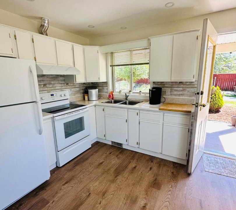 Photo of Kitchen in Okanagan-Similkameen